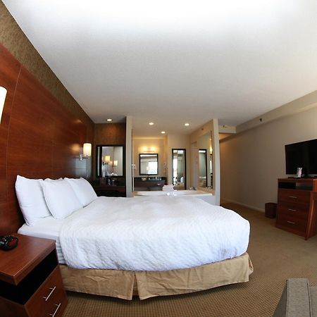 Budget Host Inn & Suites Сент-Игнас Экстерьер фото