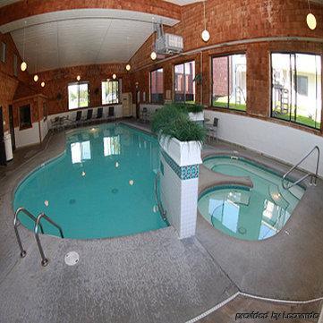 Budget Host Inn & Suites Сент-Игнас Экстерьер фото