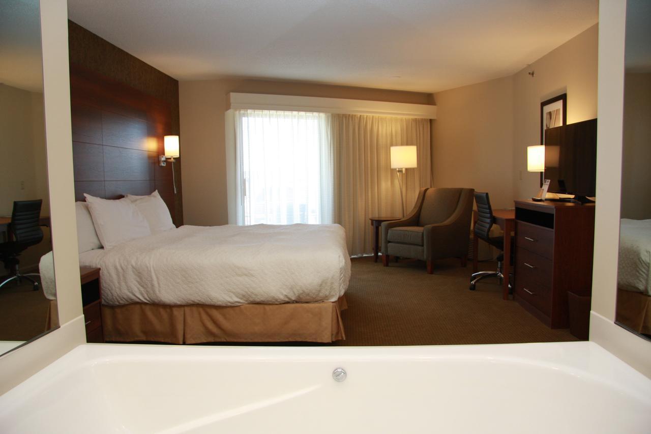 Budget Host Inn & Suites Сент-Игнас Экстерьер фото