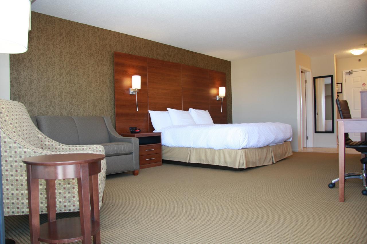 Budget Host Inn & Suites Сент-Игнас Экстерьер фото