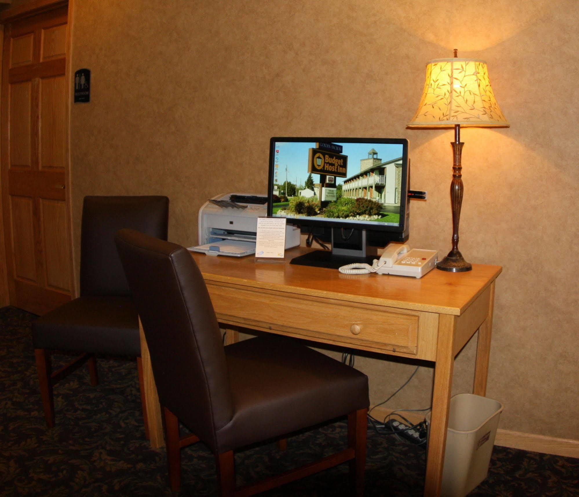 Budget Host Inn & Suites Сент-Игнас Экстерьер фото
